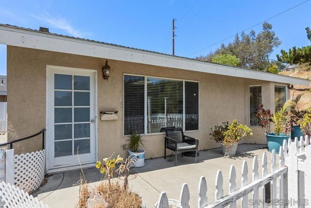 3562 S Mission Road, Fallbrook, CA 92028