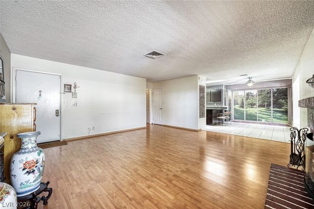 6712 Oak Valley Drive, Las Vegas, NV 89103
