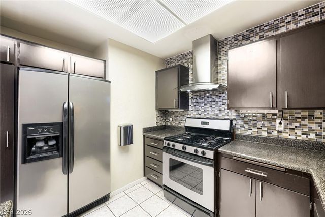 6712 Oak Valley Drive, Las Vegas, NV 89103