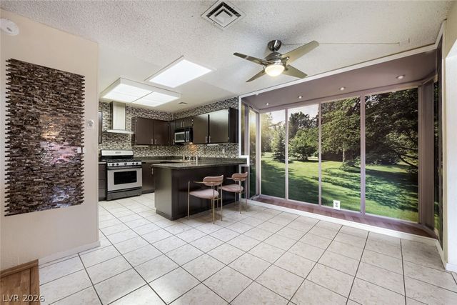 6712 Oak Valley Drive, Las Vegas, NV 89103