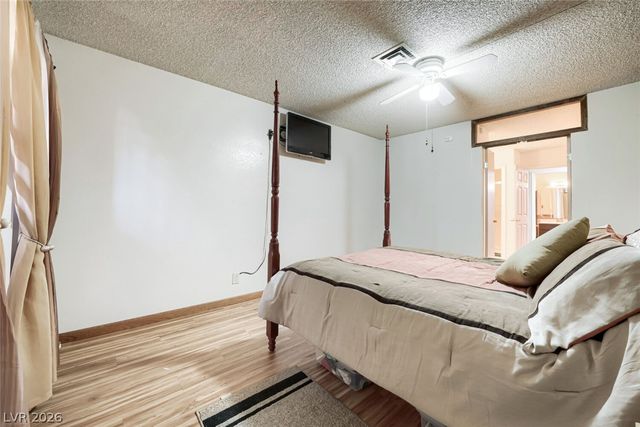 6712 Oak Valley Drive, Las Vegas, NV 89103