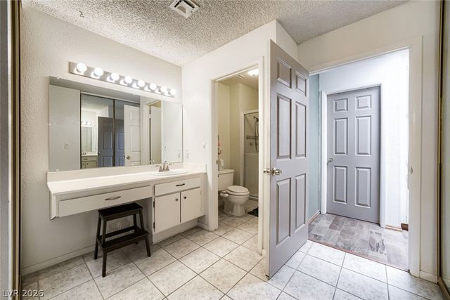6712 Oak Valley Drive, Las Vegas, NV 89103