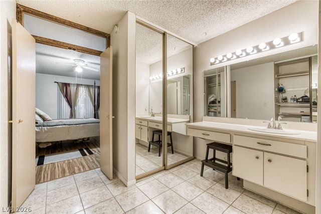 6712 Oak Valley Drive, Las Vegas, NV 89103