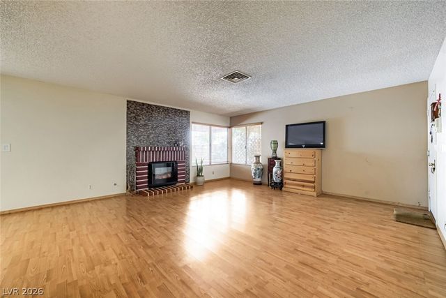 6712 Oak Valley Drive, Las Vegas, NV 89103