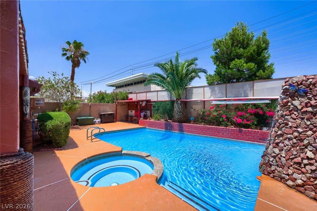 6712 Oak Valley Drive, Las Vegas, NV 89103