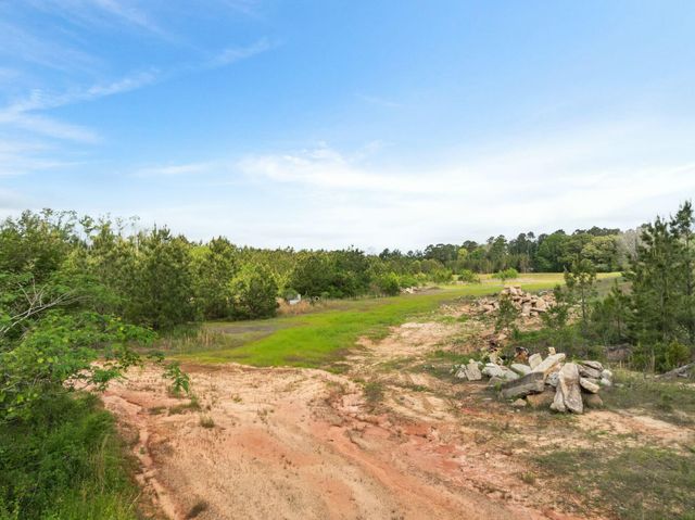 117 Hughes Rd, Hattiesburg, MS 39402