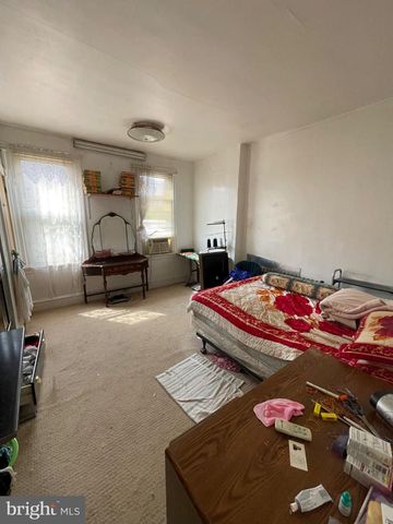 6738 WOODLAND AVE, Philadelphia, PA 19142
