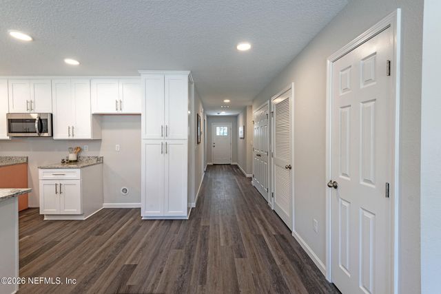 8239 BERRY Avenue, Jacksonville, FL 32211