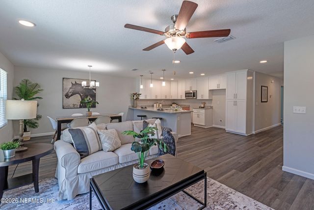 8239 BERRY Avenue, Jacksonville, FL 32211