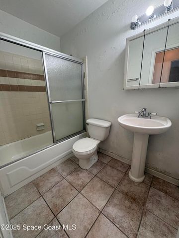 491 Alameda Avenue SE, Palm Bay, FL 32909