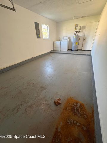 491 Alameda Avenue SE, Palm Bay, FL 32909