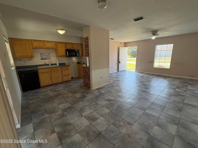 491 Alameda Avenue SE, Palm Bay, FL 32909