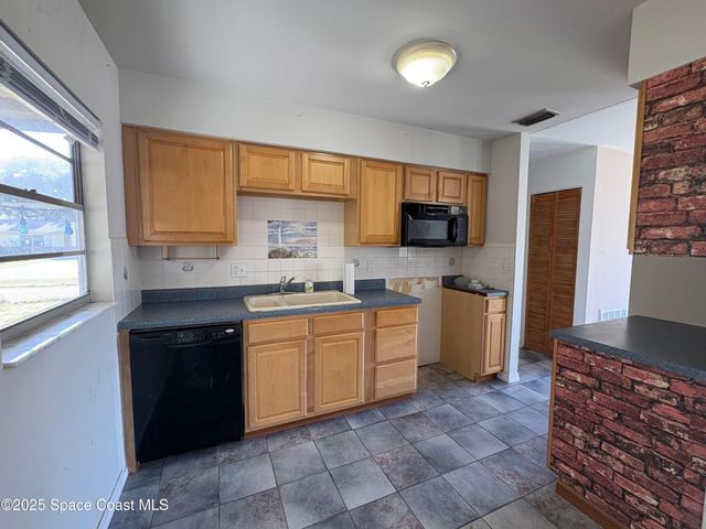 491 Alameda Avenue SE, Palm Bay, FL 32909