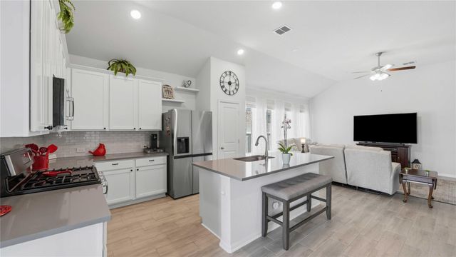 968 Blue Oak BLVD, San Marcos, TX 78666
