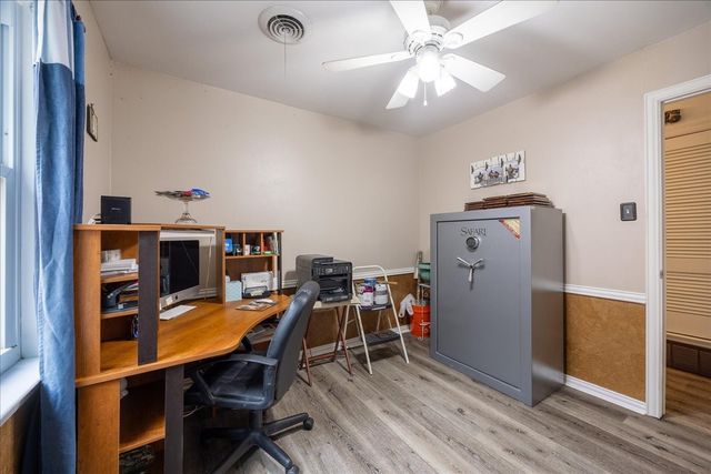 604 S Mills Drive, Euless, TX 76040