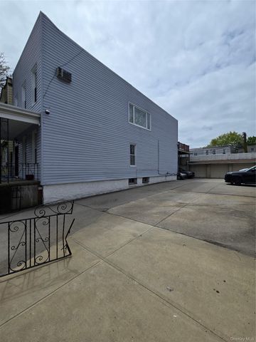 7212 66th Place, Glendale, NY 11385