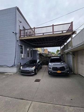 7212 66th Place, Glendale, NY 11385