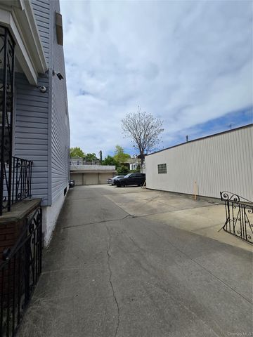 7212 66th Place, Glendale, NY 11385