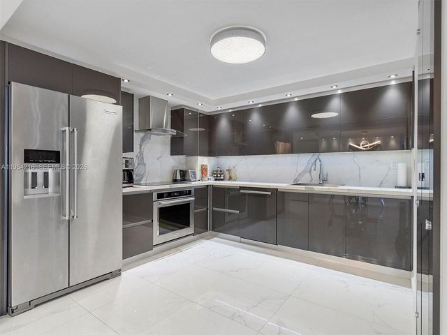 251 174th St 511, Sunny Isles Beach, FL 33160