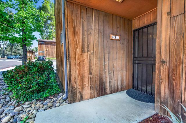 2157 Arnold 201, Alpine, CA 91901