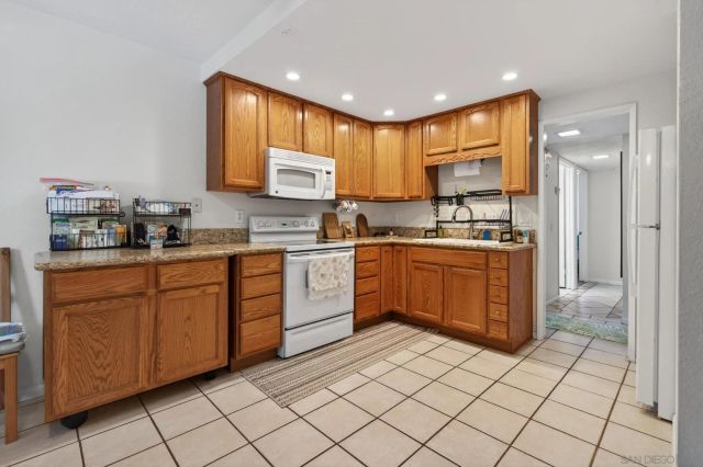 2157 Arnold 201, Alpine, CA 91901