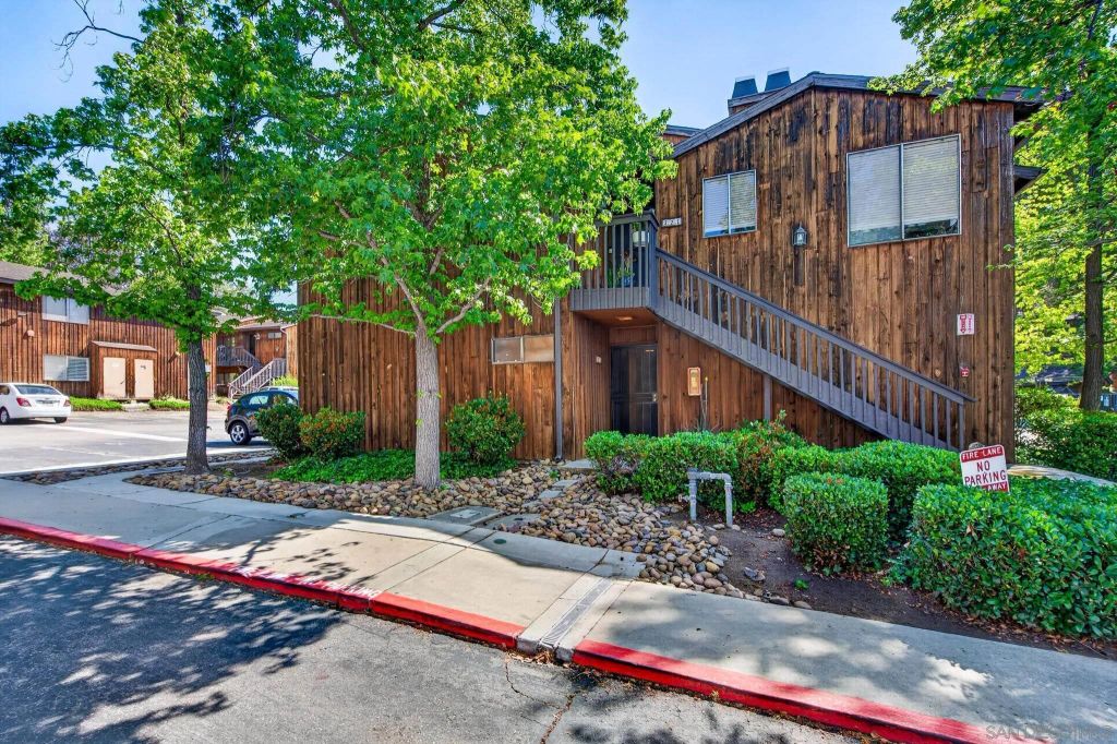 2157 Arnold 201, Alpine, CA 91901
