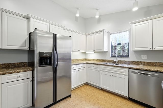601 41st Avenue, Vero Beach, FL 32968