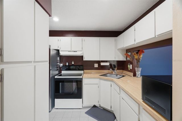 1182 PINE RIDGE CIRCLE W A3, Tarpon Springs, FL 34688