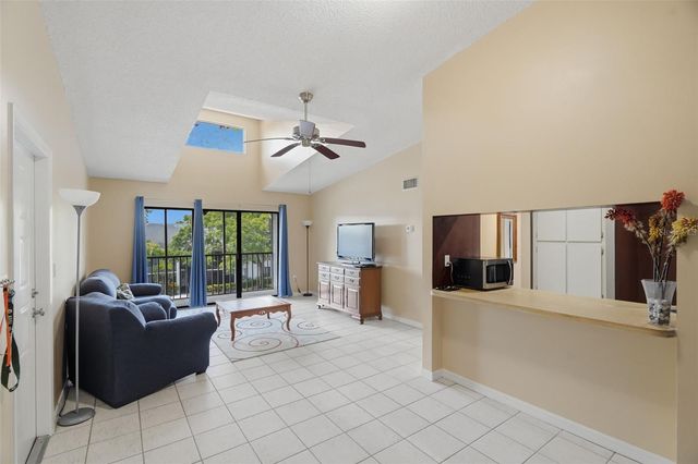 1182 PINE RIDGE CIRCLE W A3, Tarpon Springs, FL 34688