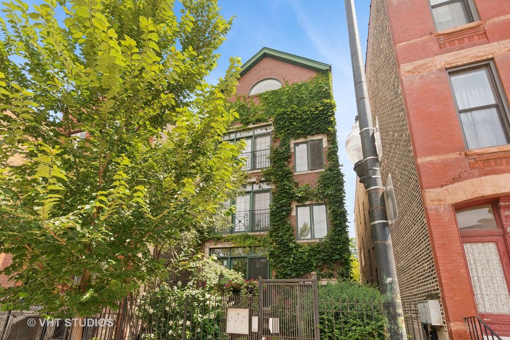 819 N Damen Avenue 2, Chicago, IL 60622