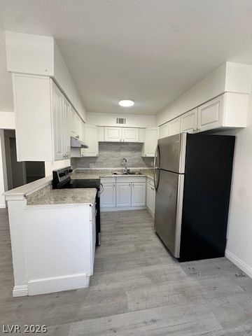 2121 Oceanus Lane 1, Las Vegas, NV 89115