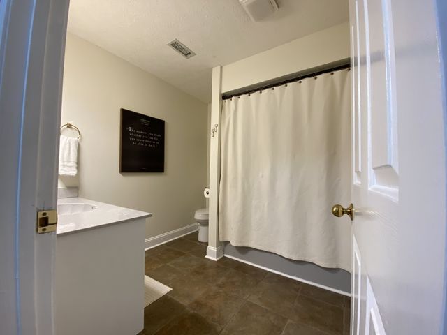 770 Ferguson Hill Rd, Lafayette, TN 37083