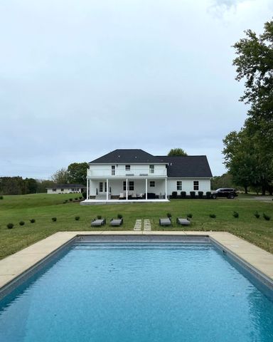 770 Ferguson Hill Rd, Lafayette, TN 37083