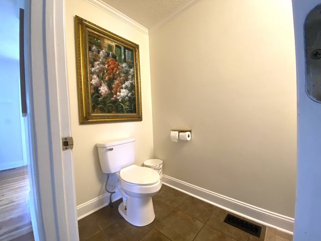 770 Ferguson Hill Rd, Lafayette, TN 37083