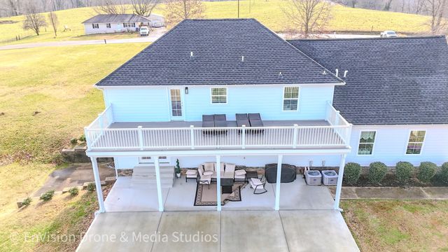 770 Ferguson Hill Rd, Lafayette, TN 37083