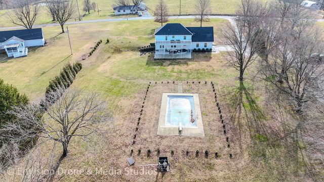 770 Ferguson Hill Rd, Lafayette, TN 37083