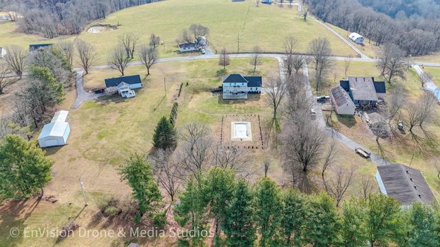 770 Ferguson Hill Rd, Lafayette, TN 37083