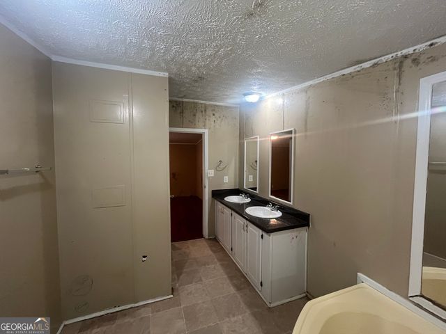 627 Sanders Road, Hull, GA 30646