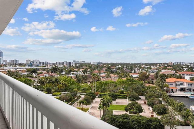 1000 W Island Blvd 812, Aventura, FL 33160