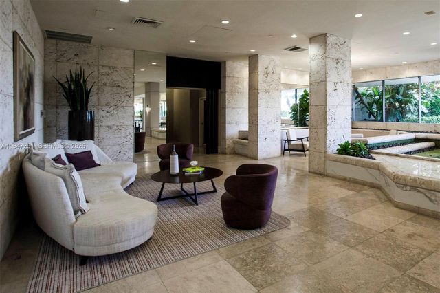 1000 W Island Blvd 812, Aventura, FL 33160