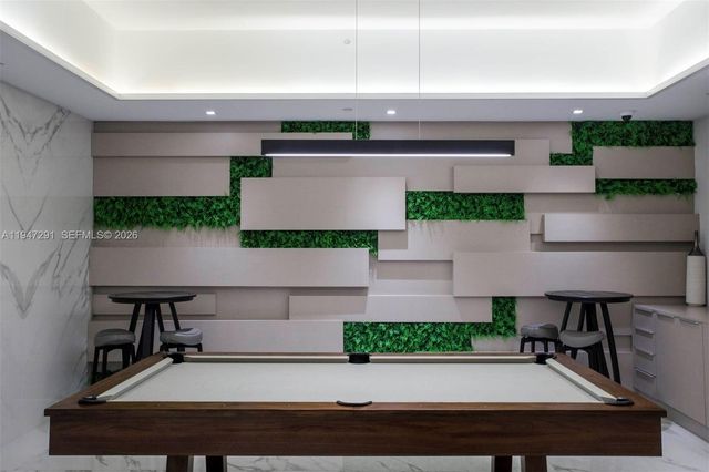 1000 W Island Blvd 812, Aventura, FL 33160