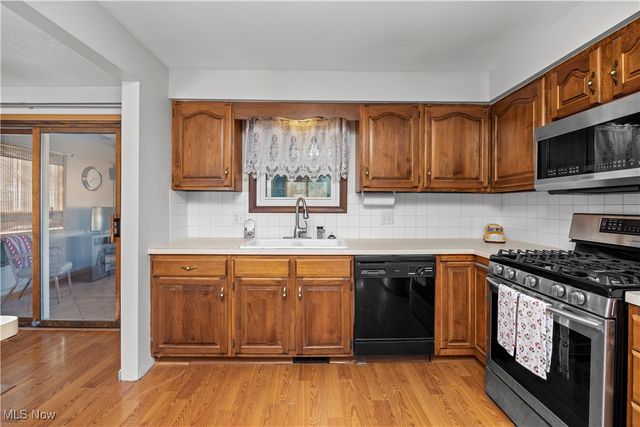 35894 Laurel Circle, North Ridgeville, OH 44039