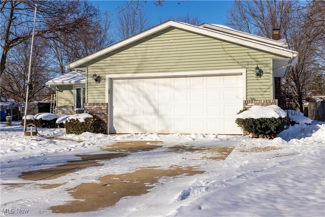 35894 Laurel Circle, North Ridgeville, OH 44039