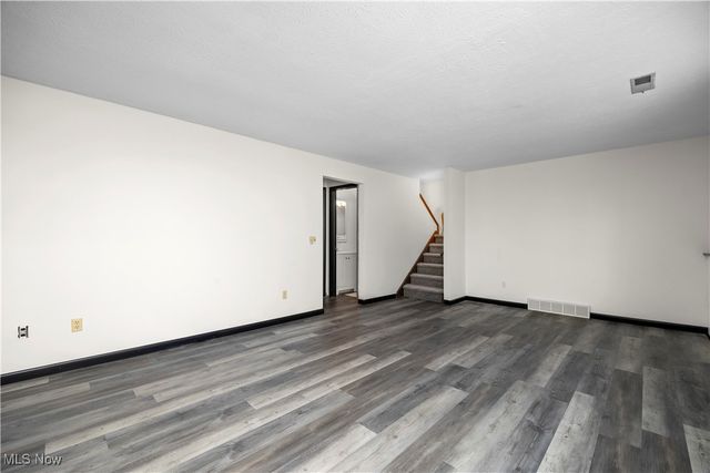 35894 Laurel Circle, North Ridgeville, OH 44039