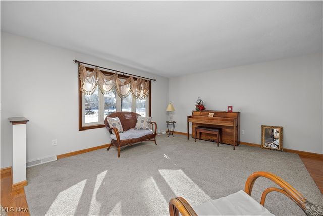 35894 Laurel Circle, North Ridgeville, OH 44039