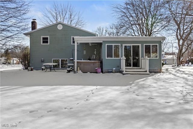 35894 Laurel Circle, North Ridgeville, OH 44039