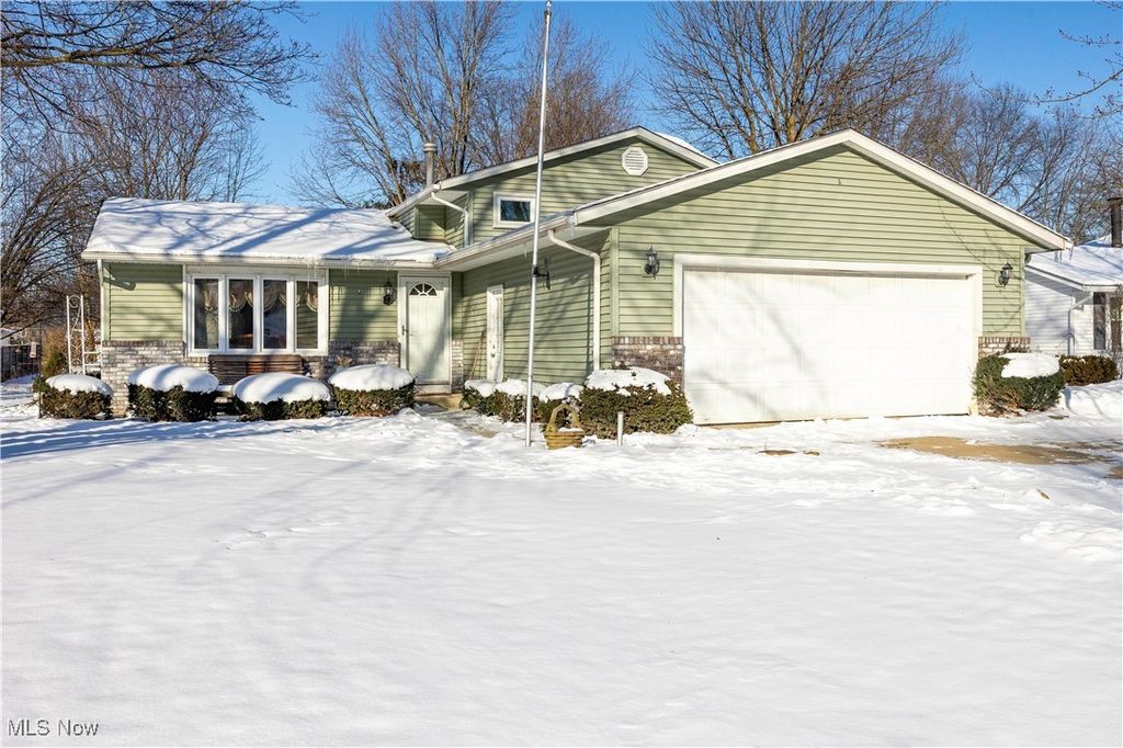 35894 Laurel Circle, North Ridgeville, OH 44039