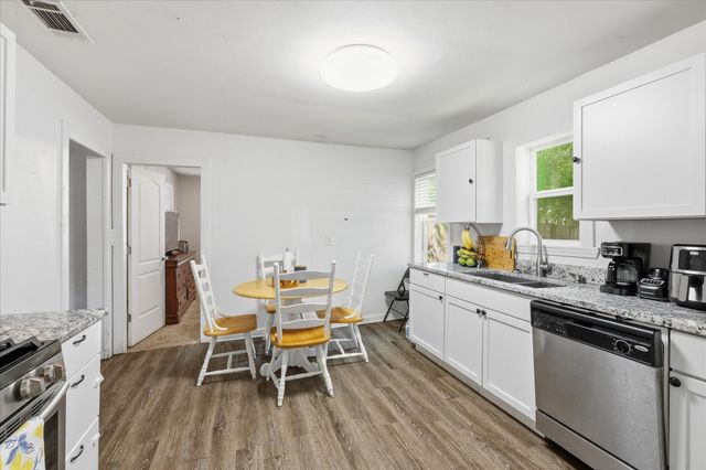 305 Claude Avenue, Cleburne, TX 76031