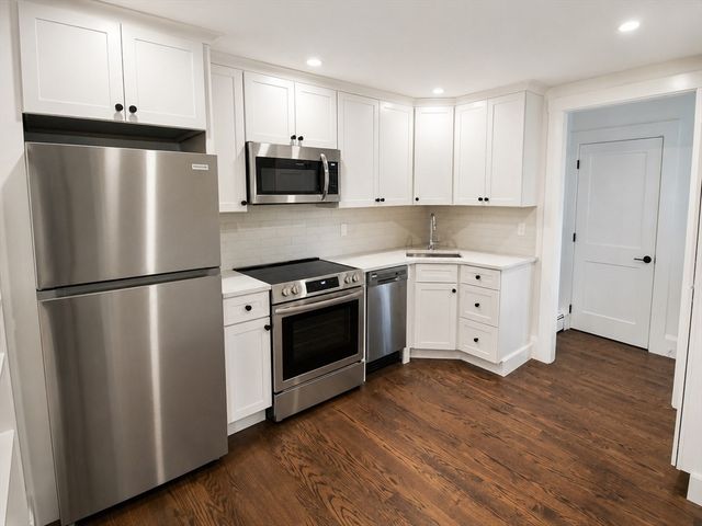 164 Warren Ave B, Whitman, MA 02382