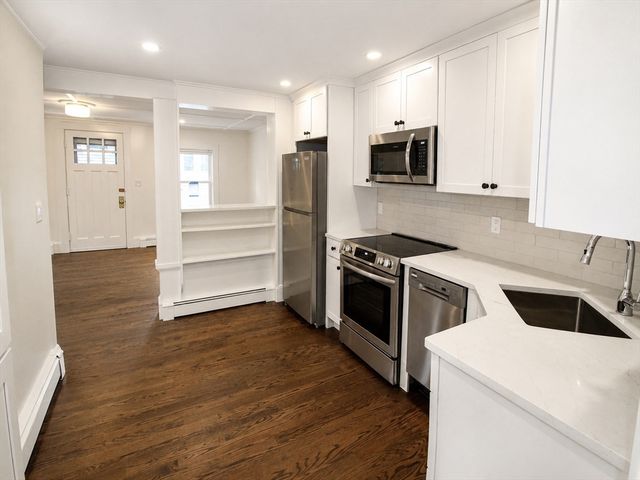 164 Warren Ave B, Whitman, MA 02382